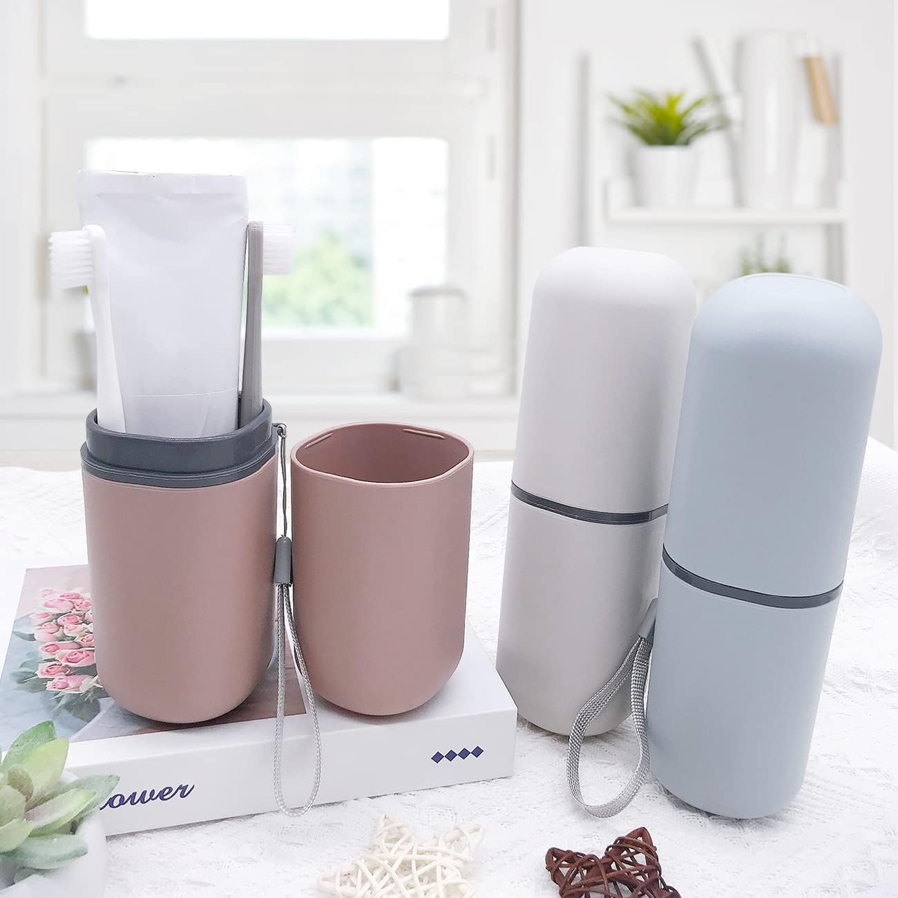 HEIPINIUYE Light Blue Travel Toothbrush Holder, Toothbrush and Toothpaste Travel Case Portable Toothbrush Holder with Cover for Traveling Bathroom Business Camping School