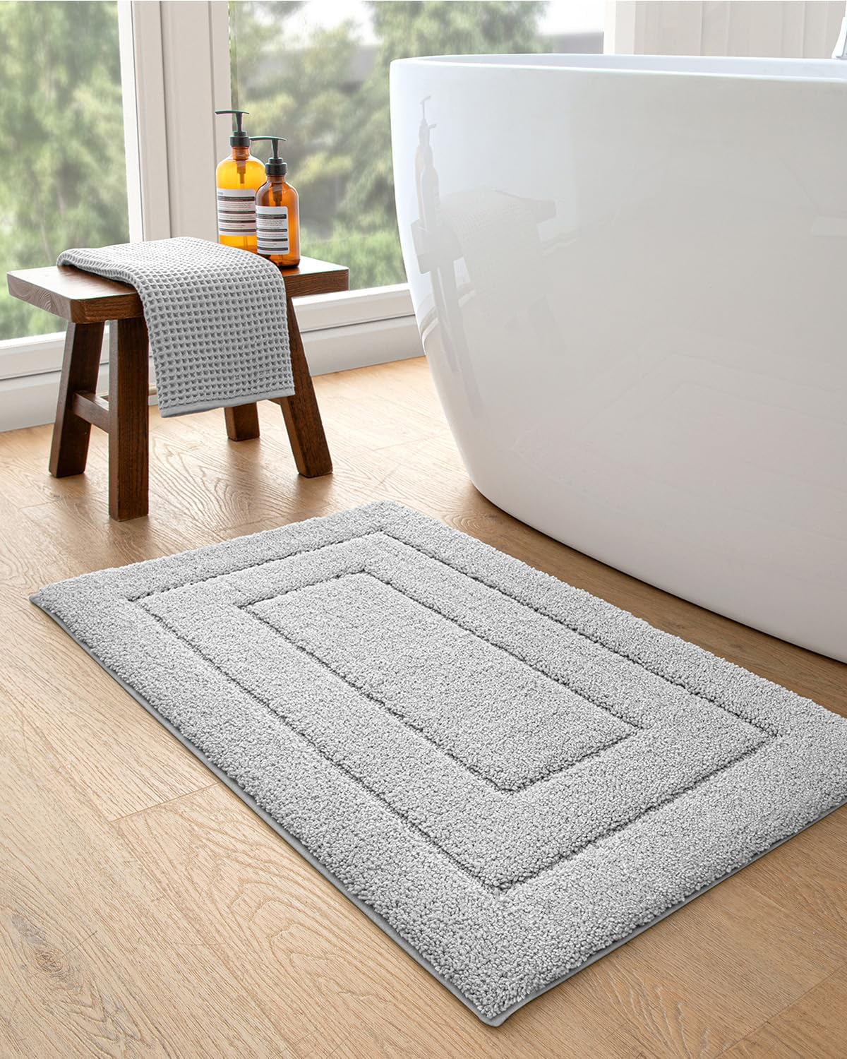DEXI Bathroom Rug 32x20, Non Slip Washable Bath Mat for Shower Floor, Absorbent Soft Bathmat with Rubber Backing, Quick Dry Microfiber Carpet, Light Grey