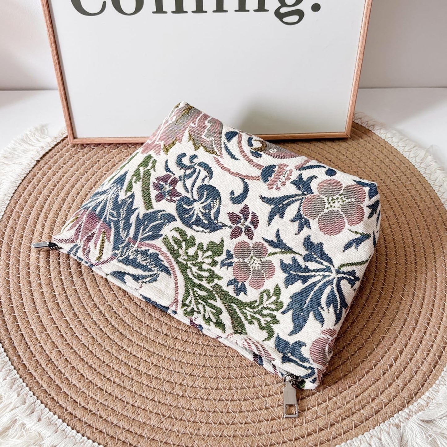 Floral Makeup Bag for Women, Make Up Bag for Purse, Thick Chenille Flower Cosmetic Bag, Makeup Pouch with Zipper Lining, Pouch Bag for Travel Daily Use Storage Gift, Makeup Zipper Pouch