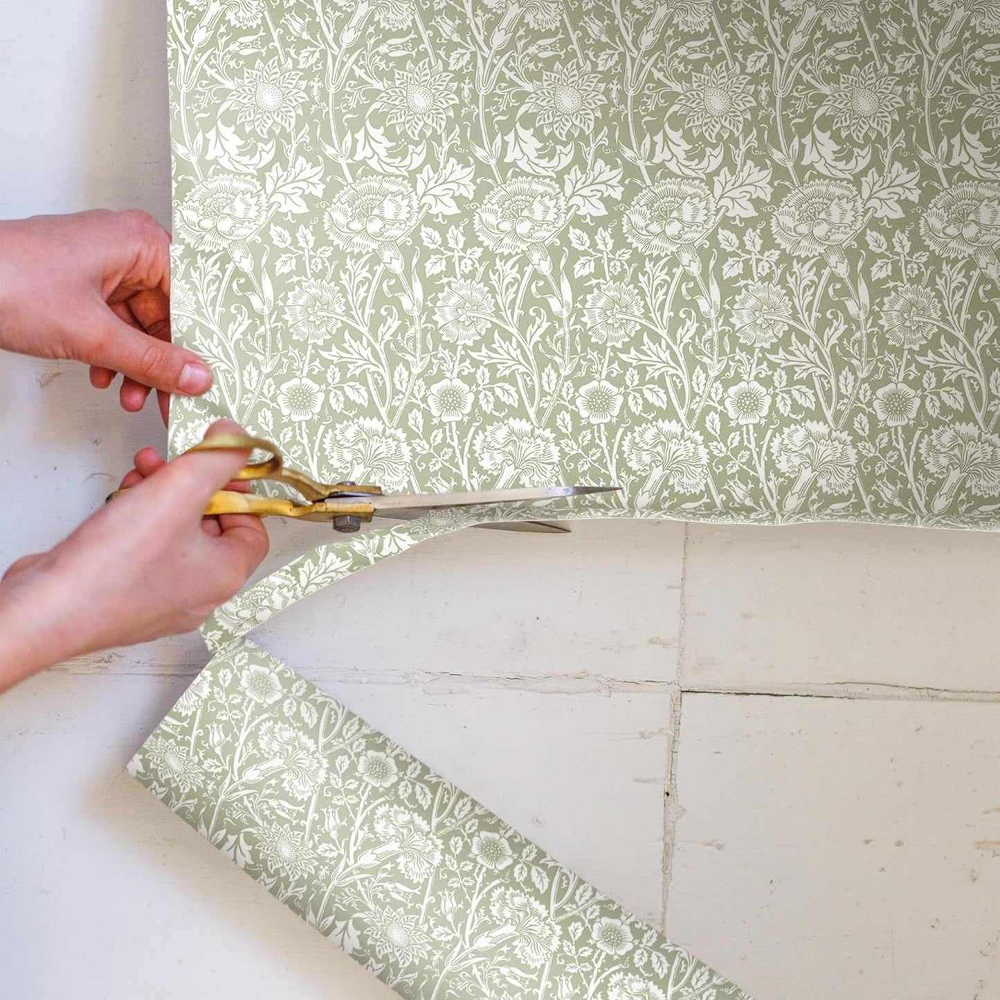 Fragrant Fresh Linen Scented Drawer Liners in a SAGE Green | William Morris Design| Pack of 5 Sheets (Folded) | Contains Essential Oils | Made in The UK